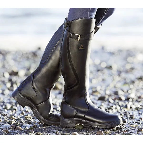 Waterproof Boots for Women - Ultimate Protection & Style