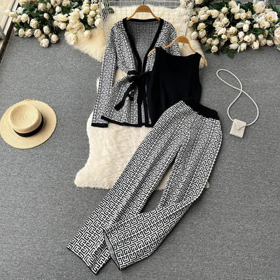 Clara - Three-Piece Knitted Set