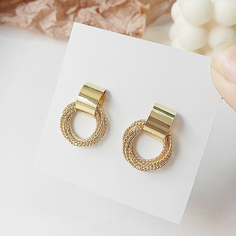 Golden Elegance Round Earrings