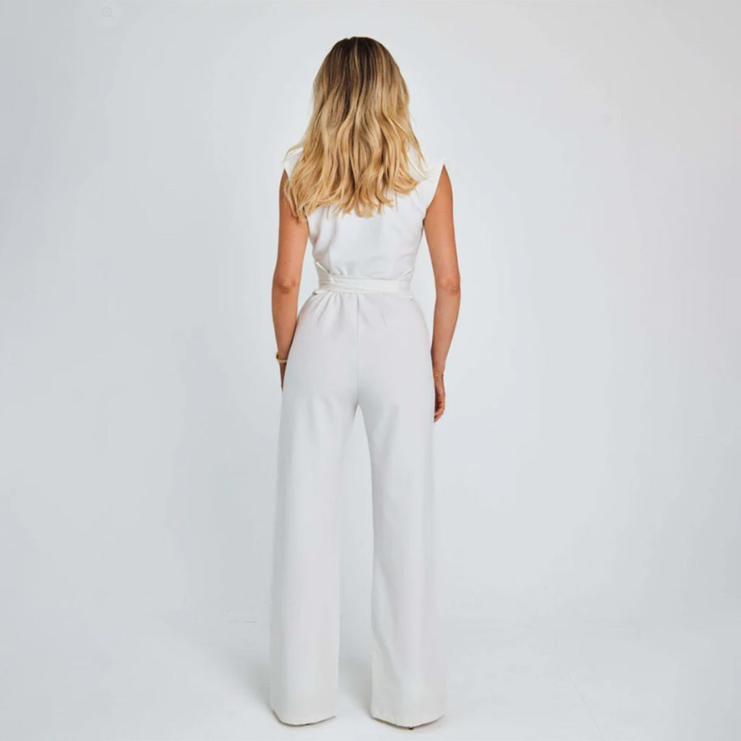 Elegant jumpsuit with wide legs