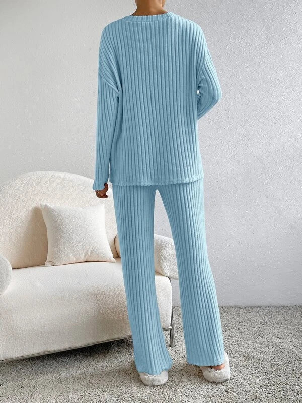 Women's Knitted Trousers and Jumper Set – Cozy and Stylish Outfit